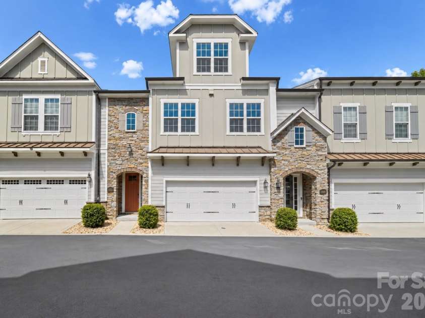 10112 Claire Vista Drive, Charlotte, NC 28277.  MLS# CAR4416513, YatesRealty ID 50215. 