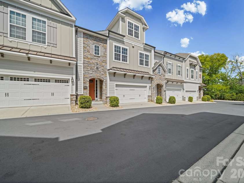 10112 Claire Vista Drive, Charlotte, NC 28277.  MLS# CAR4416513, YatesRealty ID 50215. 