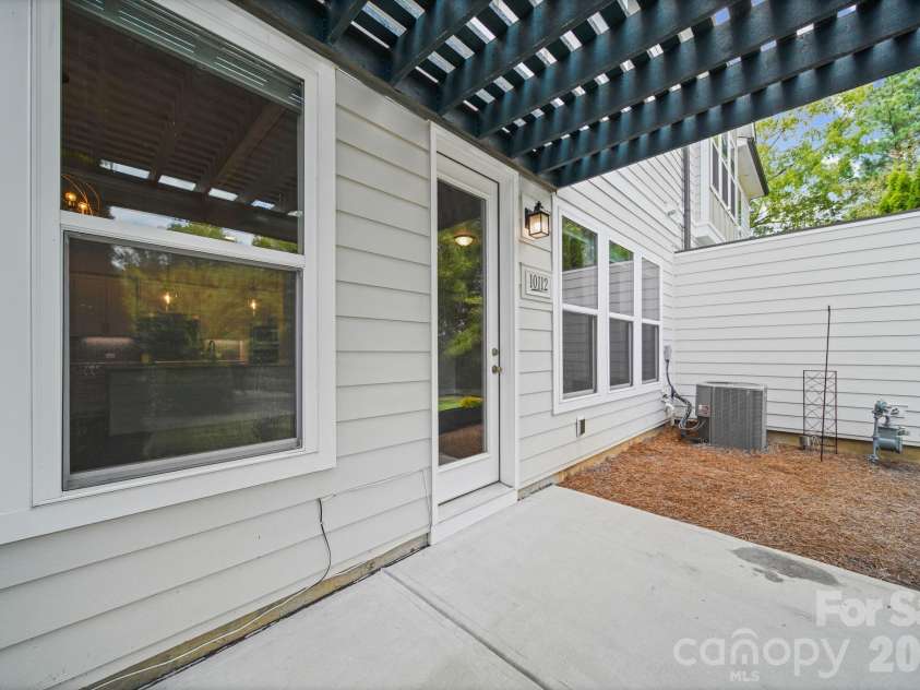 10112 Claire Vista Drive, Charlotte, NC 28277.  MLS# CAR4416513, YatesRealty ID 50215. 