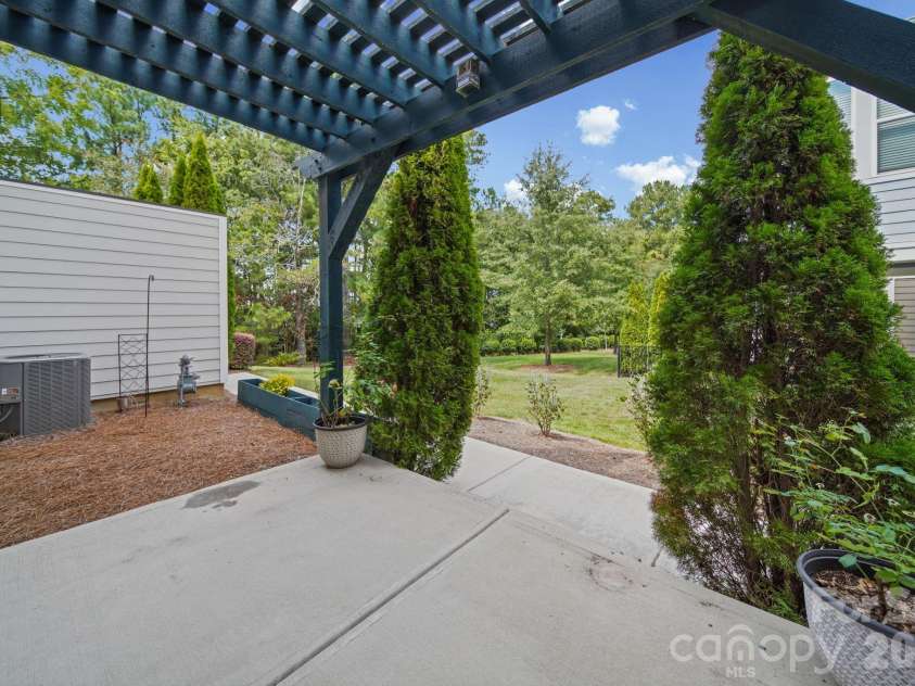 10112 Claire Vista Drive, Charlotte, NC 28277.  MLS# CAR4416513, YatesRealty ID 50215. 
