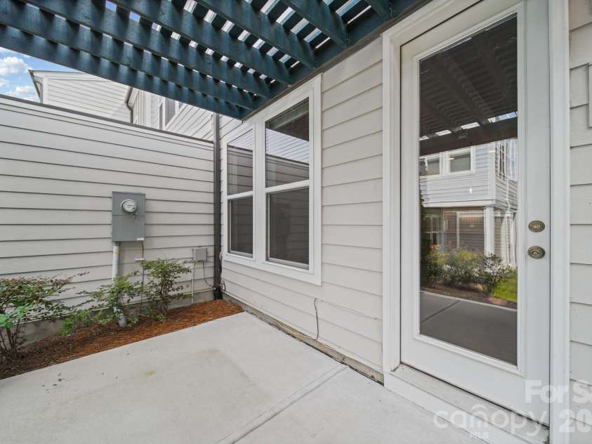 10112 Claire Vista Drive, Charlotte, NC 28277.  MLS# CAR4416513, YatesRealty ID 50215. 