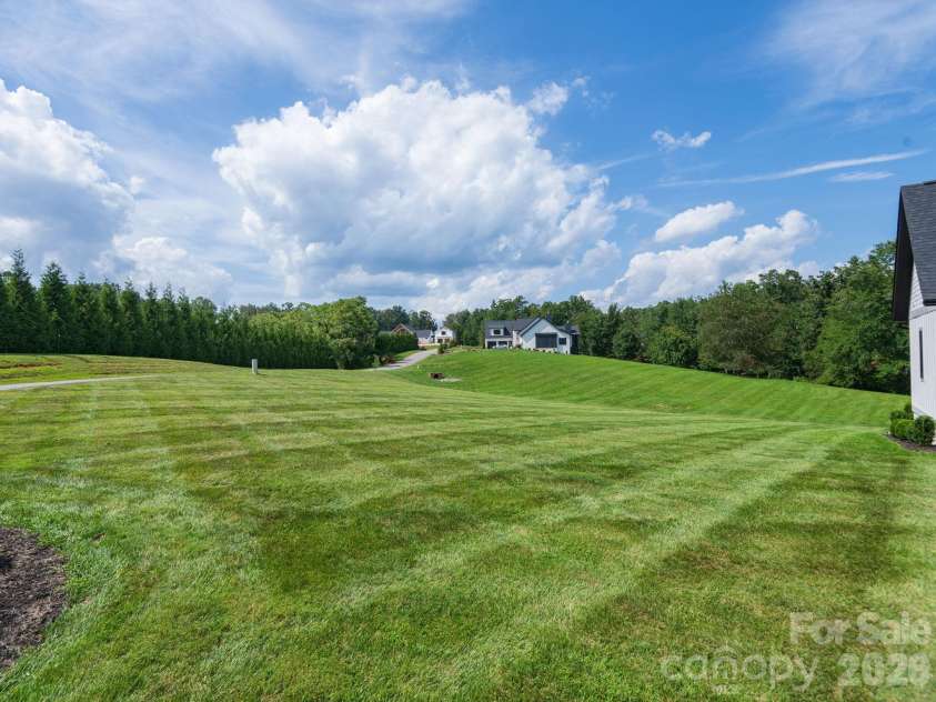 38 Thistle Lane, Fletcher, NC 28732.  MLS# CAR4414050, YatesRealty ID 50217. 