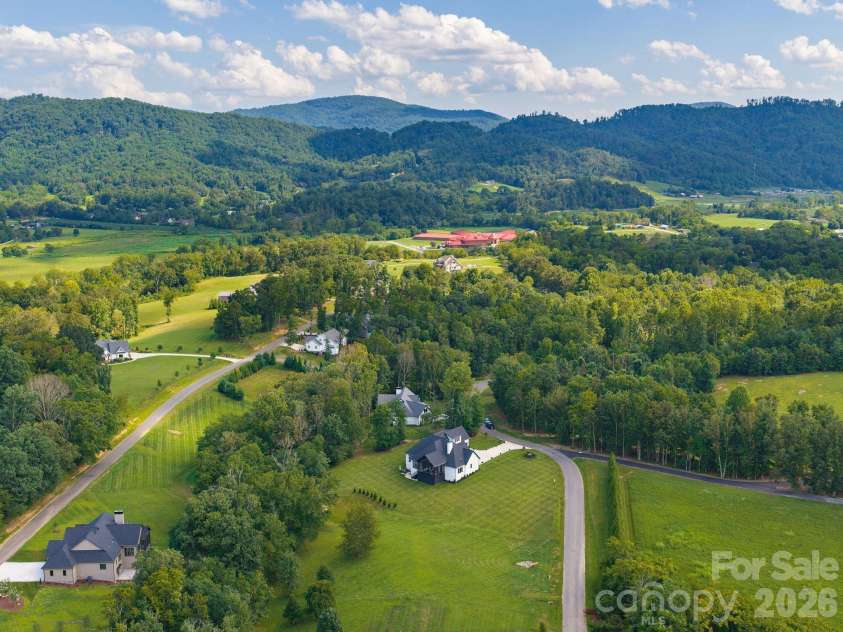 38 Thistle Lane, Fletcher, NC 28732.  MLS# CAR4414050, YatesRealty ID 50217. 