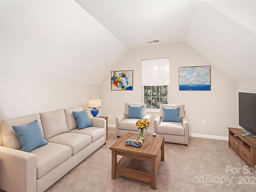 9146 Austin Ridge Lane, Charlotte, NC 28214.  MLS# CAR4297470, YatesRealty ID 5022. Bonus room or bedroom 5 option