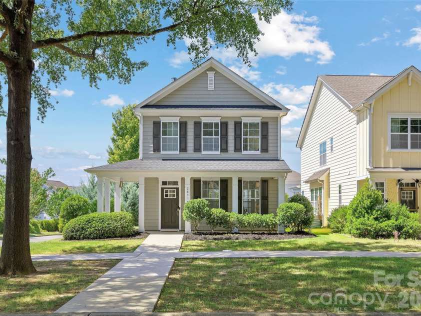 2411 Double Oaks Road, Charlotte, NC 28206.  MLS# CAR4422667, YatesRealty ID 50220. 