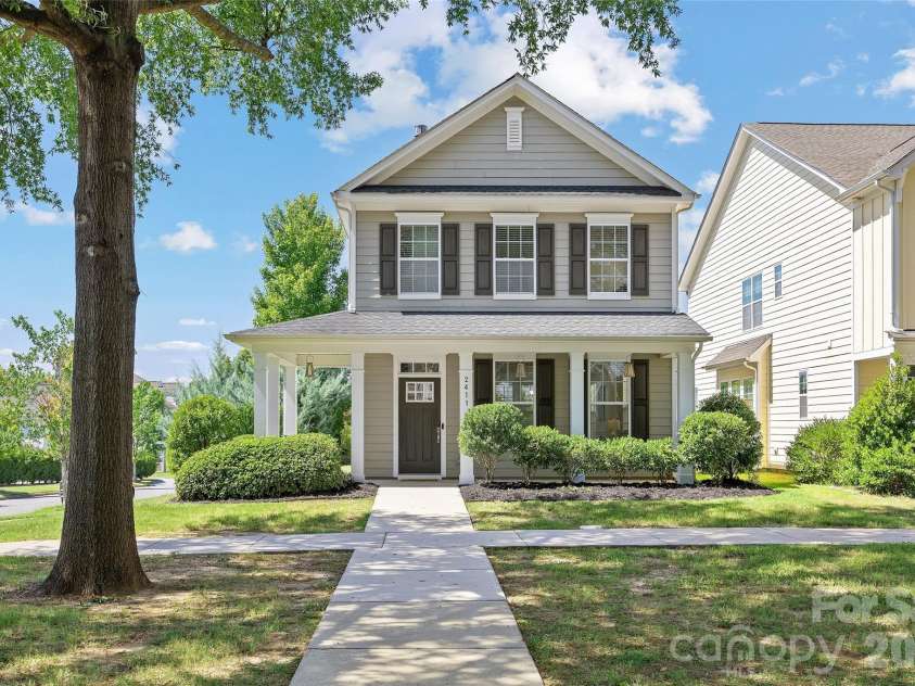 2411 Double Oaks Road, Charlotte, NC 28206.  MLS# CAR4422667, YatesRealty ID 50220. 