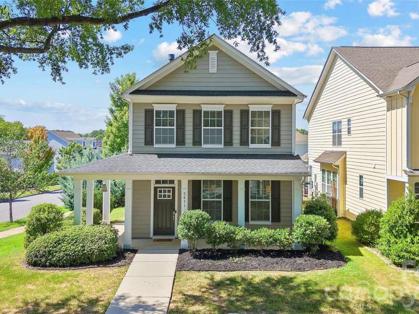 2411 Double Oaks Road, Charlotte, NC 28206.  MLS# CAR4422667, YatesRealty ID 50220. 