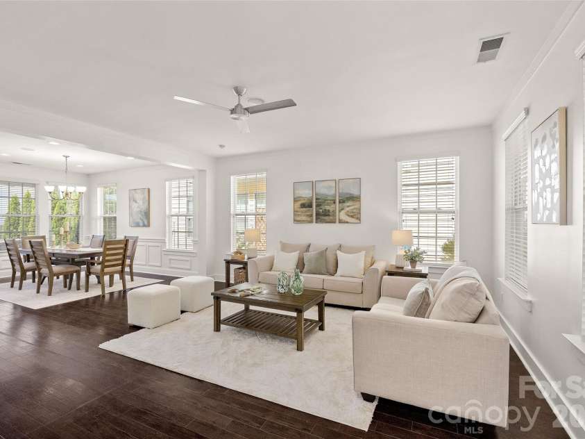 2411 Double Oaks Road, Charlotte, NC 28206.  MLS# CAR4422667, YatesRealty ID 50220. 