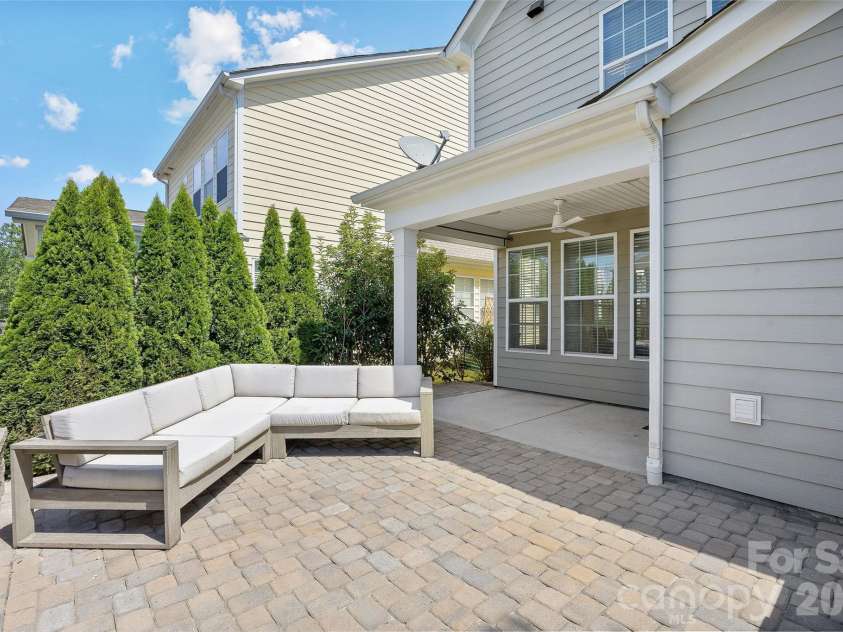 2411 Double Oaks Road, Charlotte, NC 28206.  MLS# CAR4422667, YatesRealty ID 50220. 