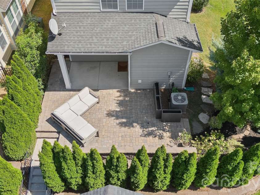 2411 Double Oaks Road, Charlotte, NC 28206.  MLS# CAR4422667, YatesRealty ID 50220. 
