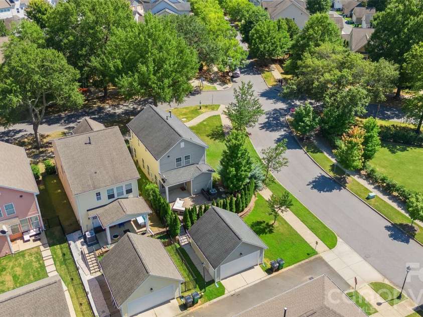 2411 Double Oaks Road, Charlotte, NC 28206.  MLS# CAR4422667, YatesRealty ID 50220. 