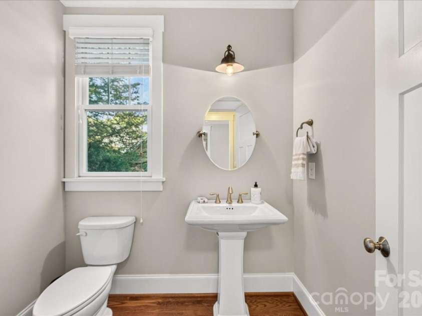 2133 Chatham Avenue, Charlotte, NC 28205.  MLS# CAR4420718, YatesRealty ID 50221. 