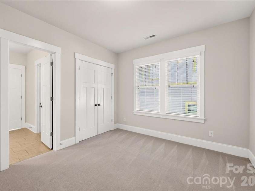 2133 Chatham Avenue, Charlotte, NC 28205.  MLS# CAR4420718, YatesRealty ID 50221. 