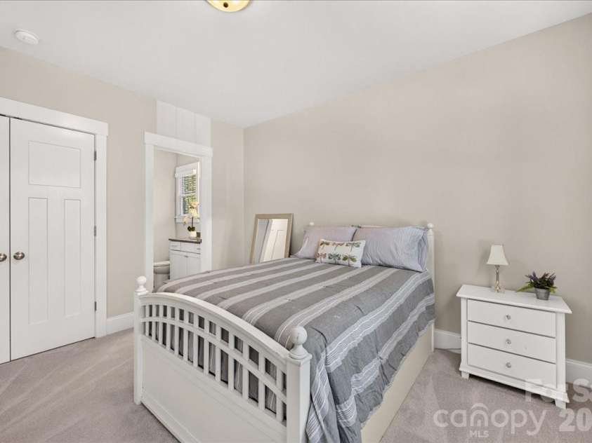 2133 Chatham Avenue, Charlotte, NC 28205.  MLS# CAR4420718, YatesRealty ID 50221. 