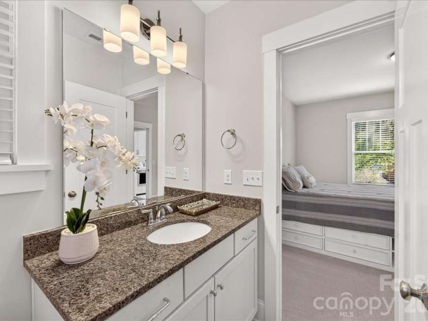 2133 Chatham Avenue, Charlotte, NC 28205.  MLS# CAR4420718, YatesRealty ID 50221. 