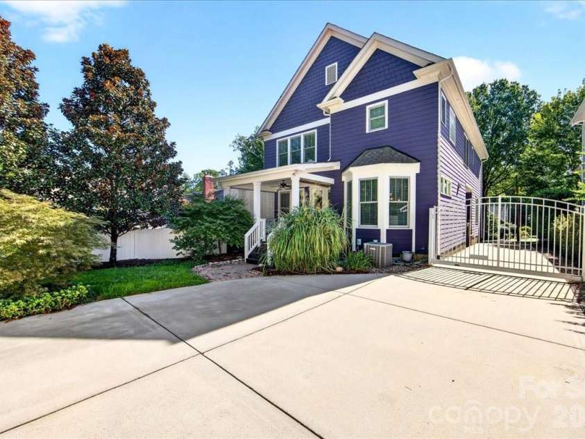 2133 Chatham Avenue, Charlotte, NC 28205.  MLS# CAR4420718, YatesRealty ID 50221. 