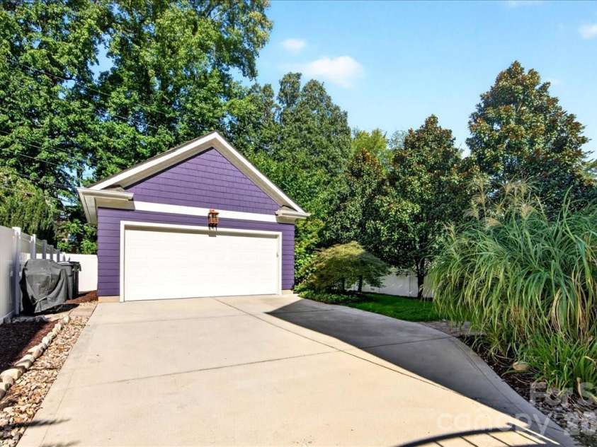 2133 Chatham Avenue, Charlotte, NC 28205.  MLS# CAR4420718, YatesRealty ID 50221. 