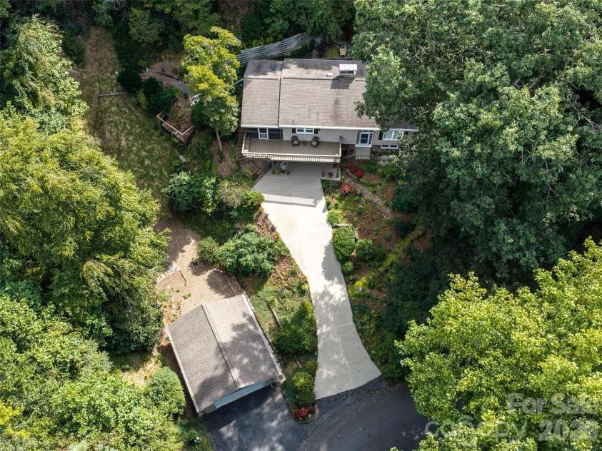113 Riverside Estate Road, Brevard, NC 28712.  MLS# CAR4420795, YatesRealty ID 50222. 
