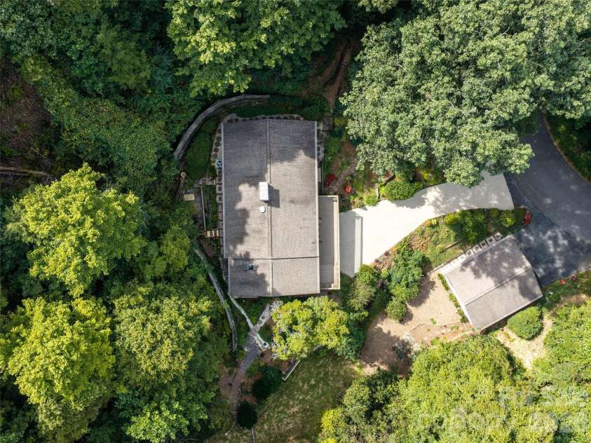 113 Riverside Estate Road, Brevard, NC 28712.  MLS# CAR4420795, YatesRealty ID 50222. 