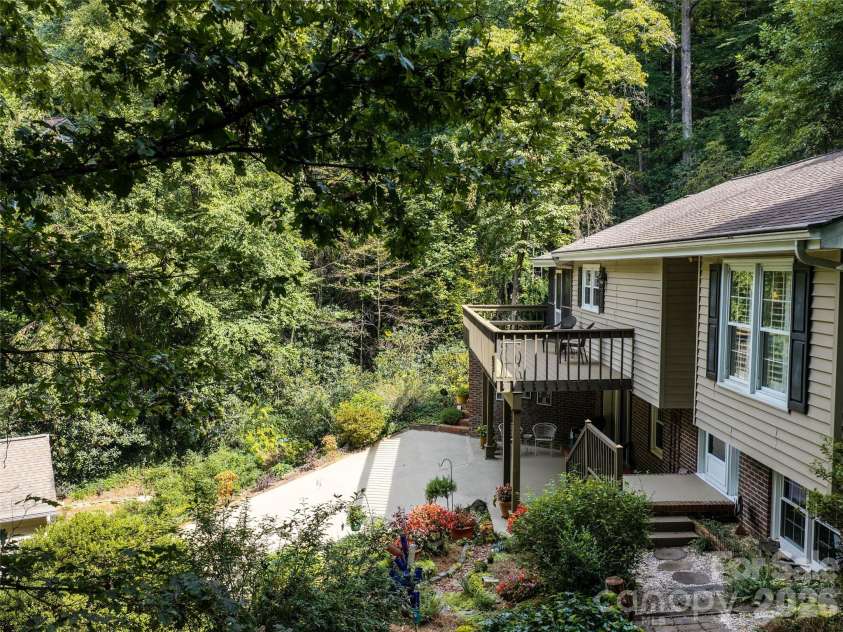 113 Riverside Estate Road, Brevard, NC 28712.  MLS# CAR4420795, YatesRealty ID 50222. 