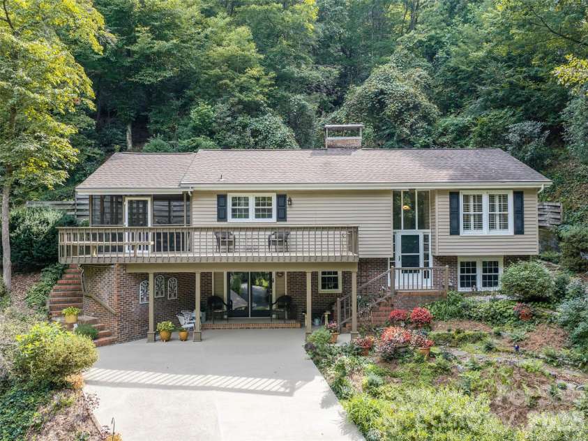 113 Riverside Estate Road, Brevard, NC 28712.  MLS# CAR4420795, YatesRealty ID 50222. 