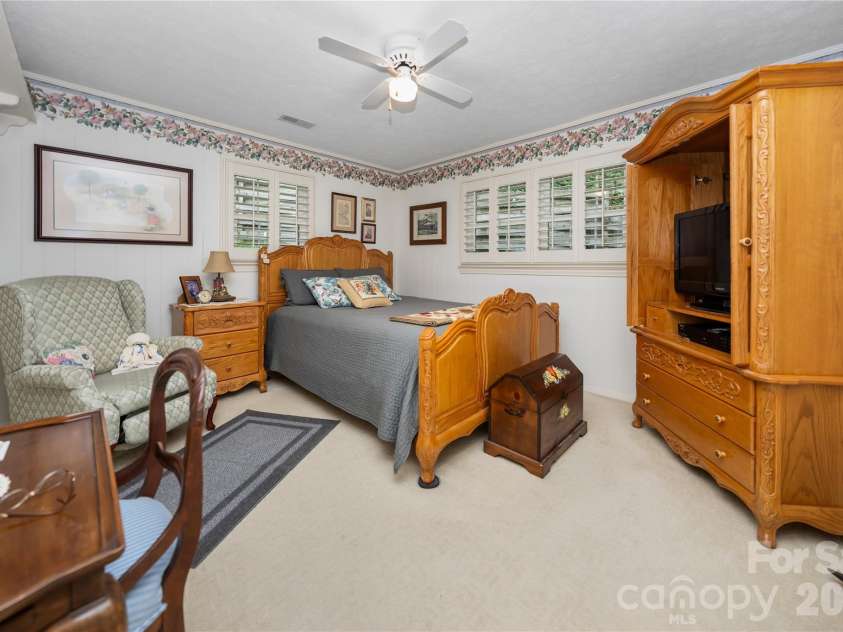 113 Riverside Estate Road, Brevard, NC 28712.  MLS# CAR4420795, YatesRealty ID 50222. 