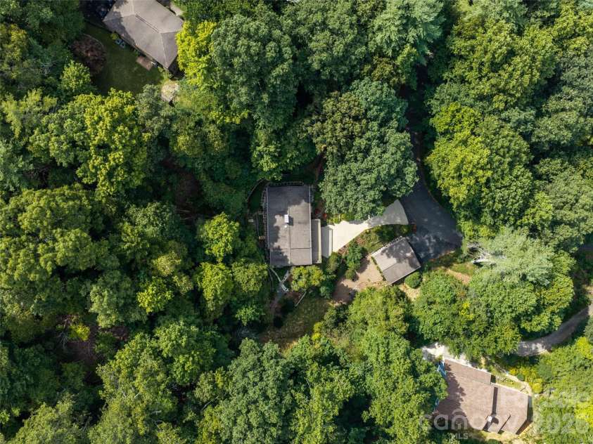 113 Riverside Estate Road, Brevard, NC 28712.  MLS# CAR4420795, YatesRealty ID 50222. 