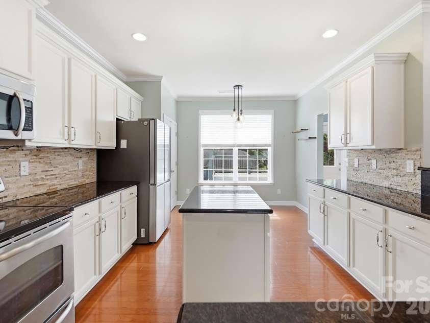5080 Gladiola Way, Tega Cay, SC 29708.  MLS# CAR4422660, YatesRealty ID 50223. 