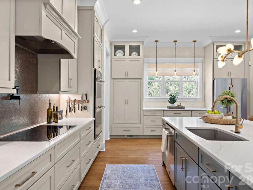2511 Tower Court, Charlotte, NC 28209.  MLS# CAR4415814, YatesRealty ID 50224. 