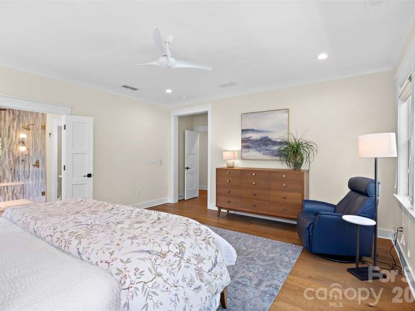 2511 Tower Court, Charlotte, NC 28209.  MLS# CAR4415814, YatesRealty ID 50224. 
