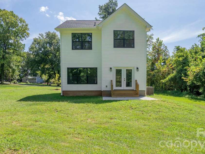 2519 Boulder Lane, Charlotte, NC 28269.  MLS# CAR4422720, YatesRealty ID 50225. 