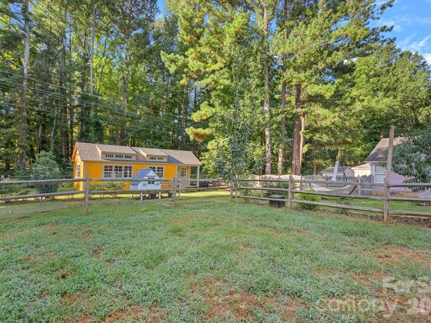 7120 Chattanooga Lane, Mint Hill, NC 28227.  MLS# CAR4422674, YatesRealty ID 50226. 