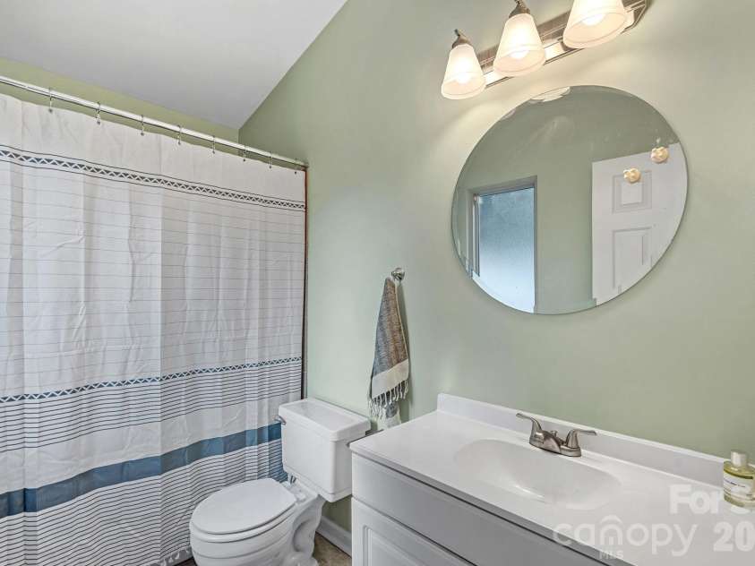 7120 Chattanooga Lane, Mint Hill, NC 28227.  MLS# CAR4422674, YatesRealty ID 50226. Primary Bath