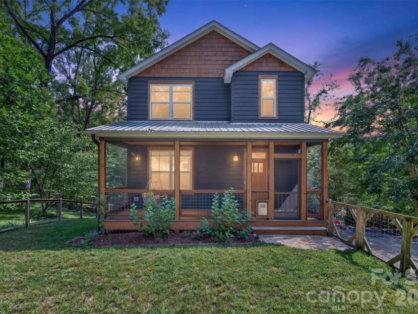 134 Shelburne Road, Asheville, NC 28806.  MLS# CAR4421009, YatesRealty ID 50227. 