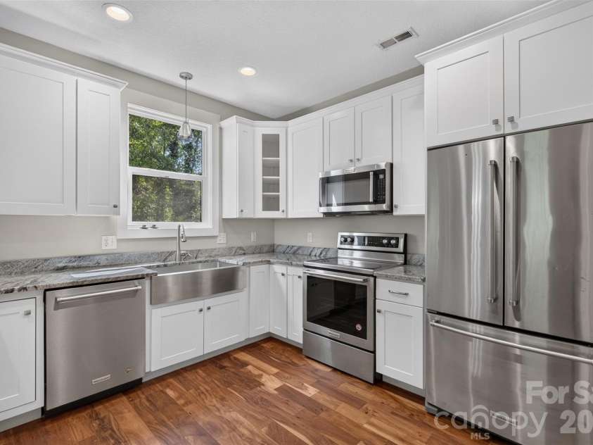 134 Shelburne Road, Asheville, NC 28806.  MLS# CAR4421009, YatesRealty ID 50227. 