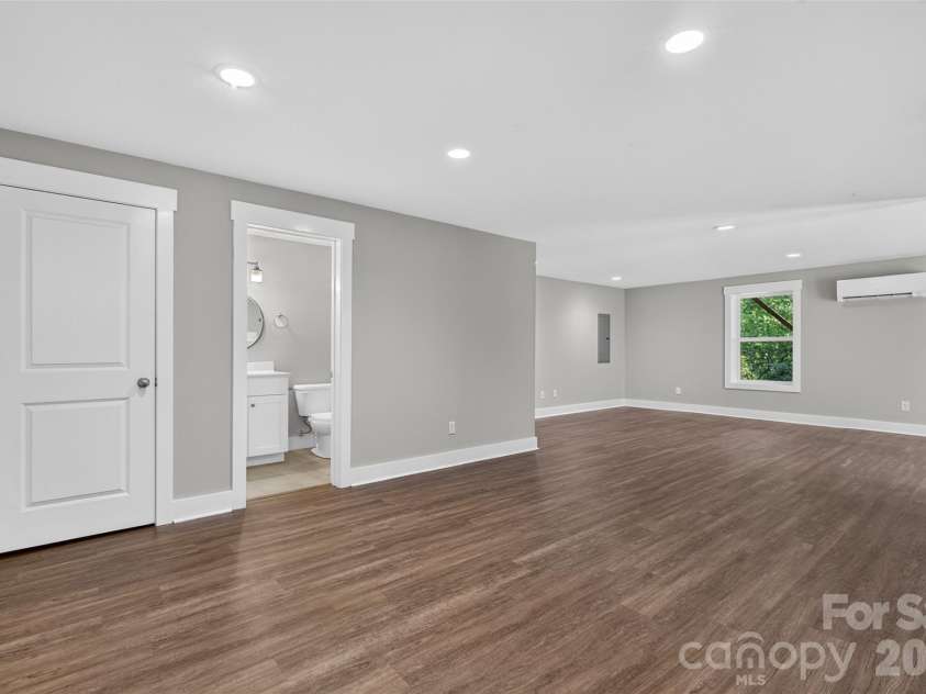 134 Shelburne Road, Asheville, NC 28806.  MLS# CAR4421009, YatesRealty ID 50227. 