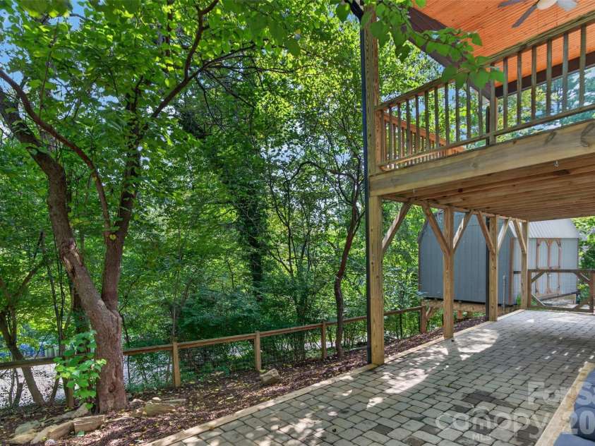 134 Shelburne Road, Asheville, NC 28806.  MLS# CAR4421009, YatesRealty ID 50227. 