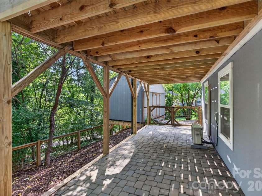 134 Shelburne Road, Asheville, NC 28806.  MLS# CAR4421009, YatesRealty ID 50227. 