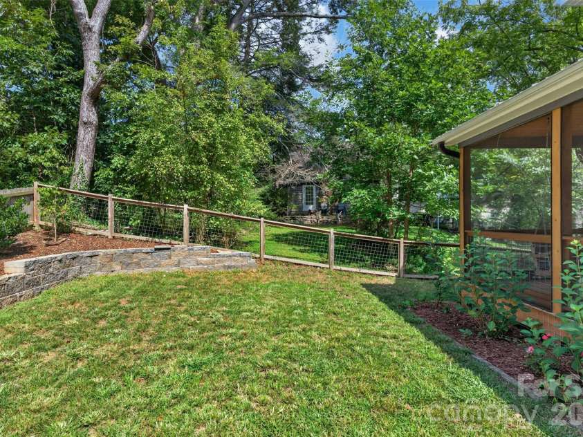 134 Shelburne Road, Asheville, NC 28806.  MLS# CAR4421009, YatesRealty ID 50227. Flat front yard