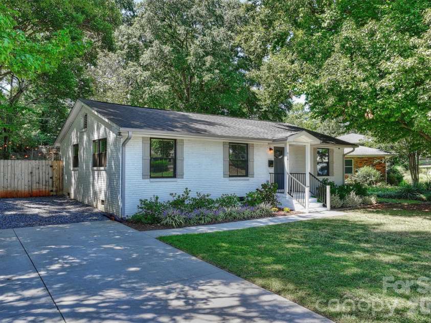 614 Cooper Drive, Charlotte, NC 28210.  MLS# CAR4421270, YatesRealty ID 50229. 