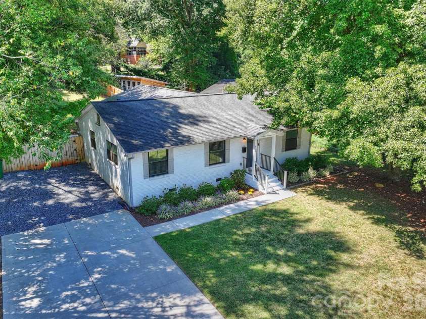 614 Cooper Drive, Charlotte, NC 28210.  MLS# CAR4421270, YatesRealty ID 50229. 