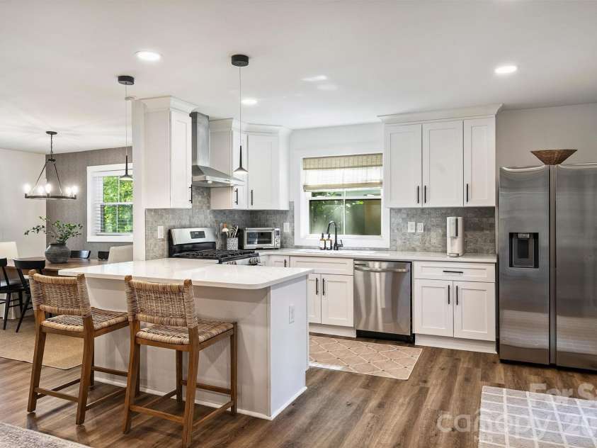 614 Cooper Drive, Charlotte, NC 28210.  MLS# CAR4421270, YatesRealty ID 50229. 