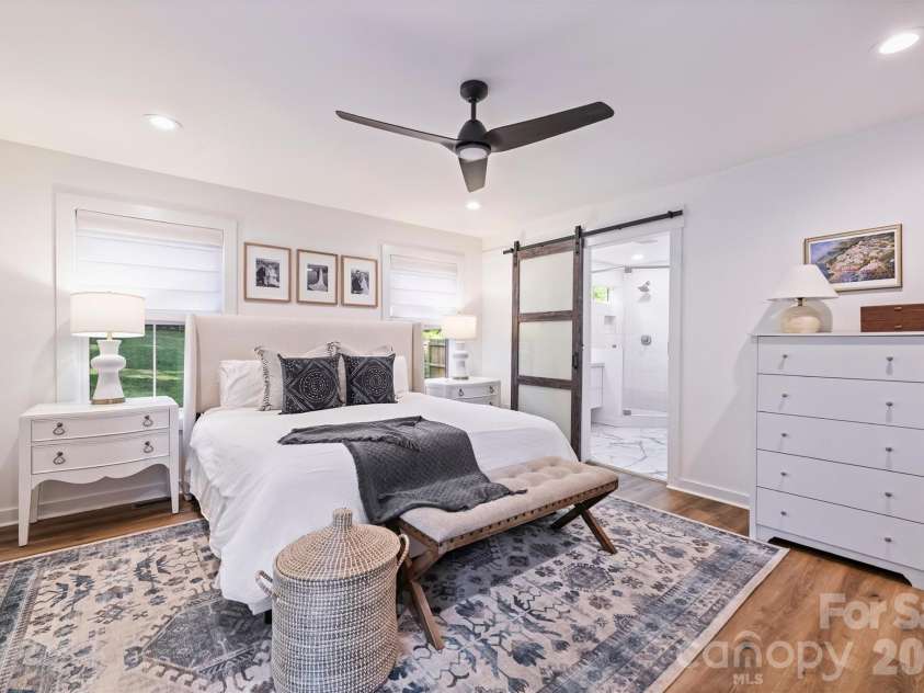 614 Cooper Drive, Charlotte, NC 28210.  MLS# CAR4421270, YatesRealty ID 50229. 
