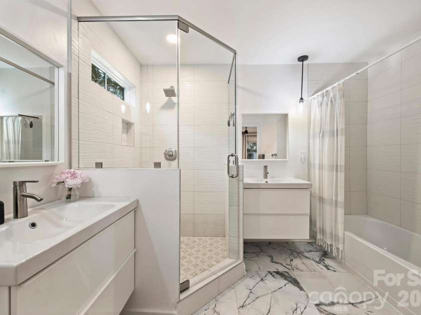 614 Cooper Drive, Charlotte, NC 28210.  MLS# CAR4421270, YatesRealty ID 50229. 