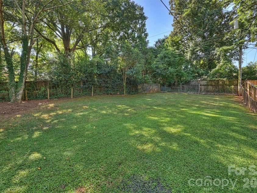 614 Cooper Drive, Charlotte, NC 28210.  MLS# CAR4421270, YatesRealty ID 50229. 