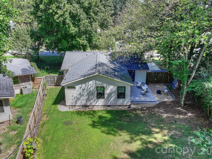 614 Cooper Drive, Charlotte, NC 28210.  MLS# CAR4421270, YatesRealty ID 50229. 
