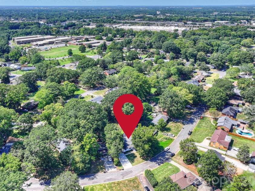 614 Cooper Drive, Charlotte, NC 28210.  MLS# CAR4421270, YatesRealty ID 50229. 