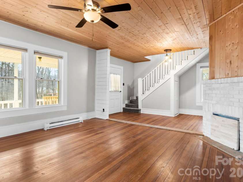 42 Old Patton Hill Road, Swannanoa, NC 28778.  MLS# CAR4347071, YatesRealty ID 5023. 