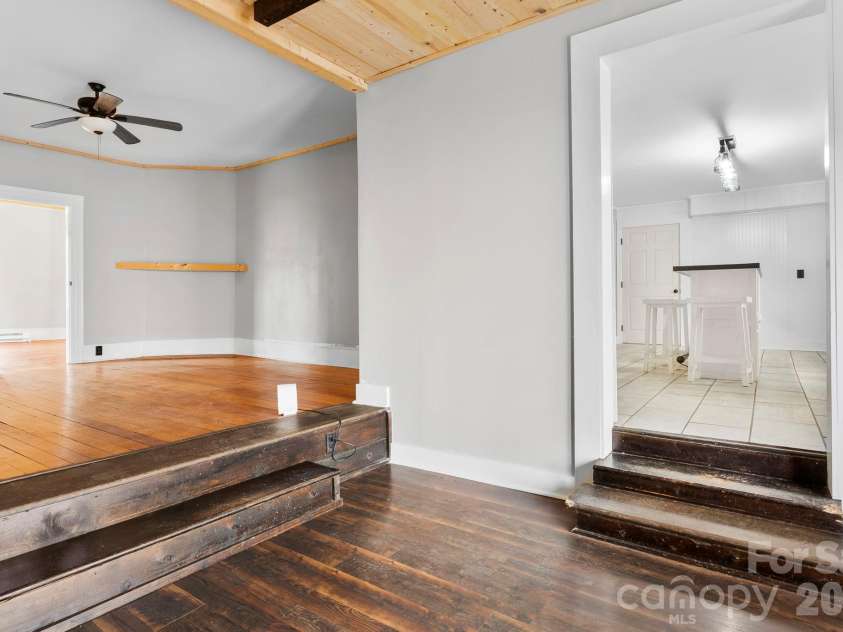 42 Old Patton Hill Road, Swannanoa, NC 28778.  MLS# CAR4347071, YatesRealty ID 5023. 