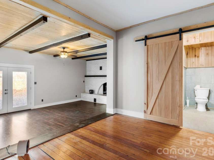 42 Old Patton Hill Road, Swannanoa, NC 28778.  MLS# CAR4347071, YatesRealty ID 5023. 